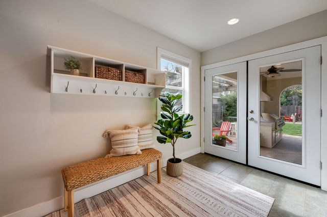 1324 57th St, Sacramento, CA 95819