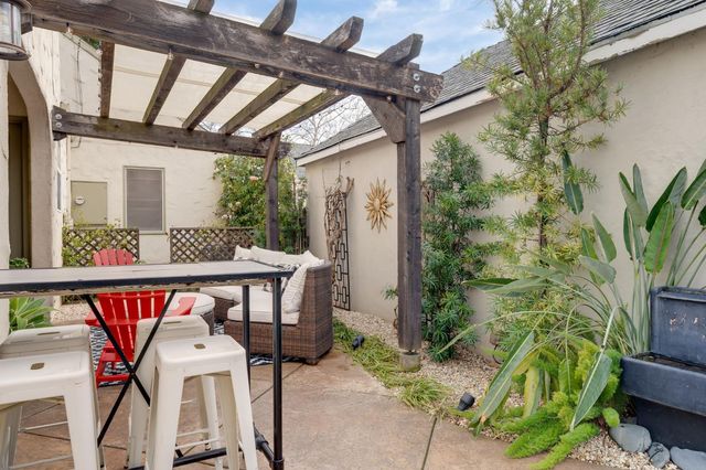 1324 57th St, Sacramento, CA 95819