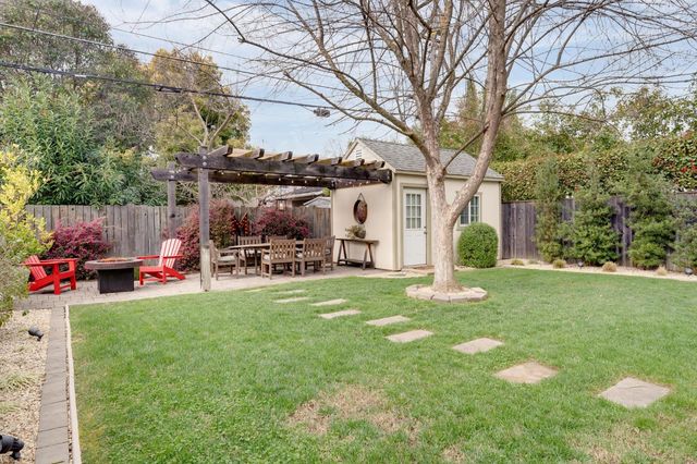 1324 57th St, Sacramento, CA 95819