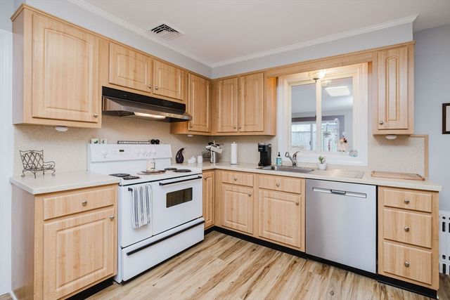 554 Madison Street, Fall River, MA 02720