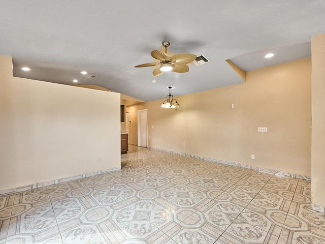 556 E Ridge Cir Circle N, Boynton Beach, FL 33435