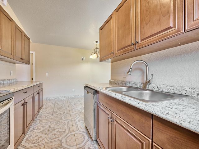 556 E Ridge Cir Circle N, Boynton Beach, FL 33435