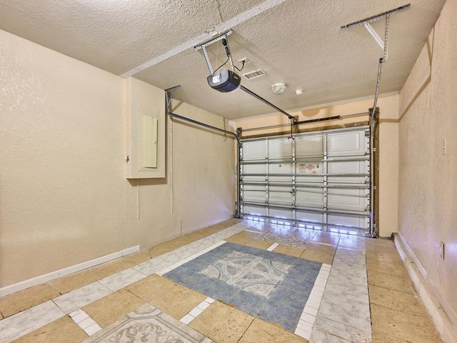 556 E Ridge Cir Circle N, Boynton Beach, FL 33435