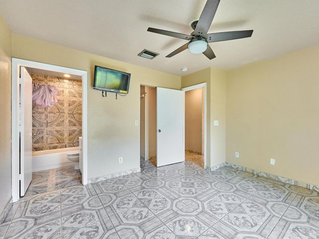 556 E Ridge Cir Circle N, Boynton Beach, FL 33435