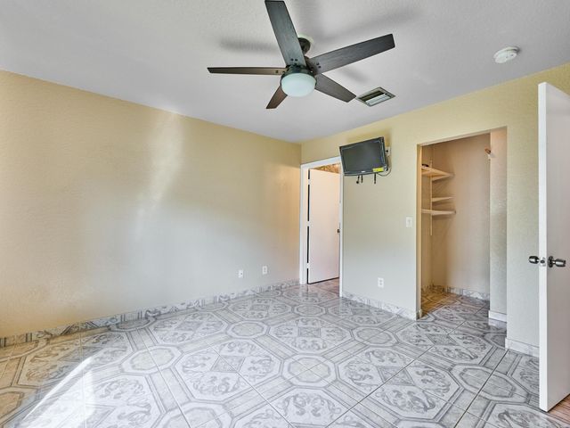 556 E Ridge Cir Circle N, Boynton Beach, FL 33435