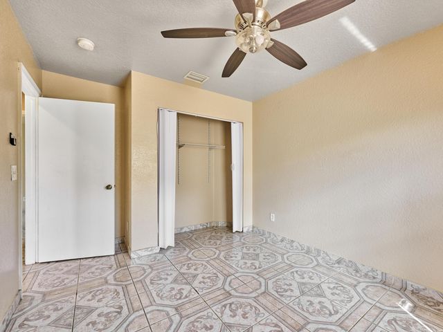 556 E Ridge Cir Circle N, Boynton Beach, FL 33435