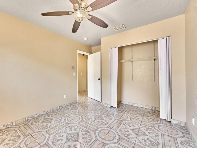 556 E Ridge Cir Circle N, Boynton Beach, FL 33435