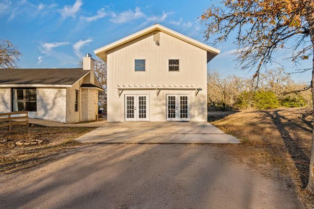 510 Thousand Oaks DR, Cedar Creek, TX 78612