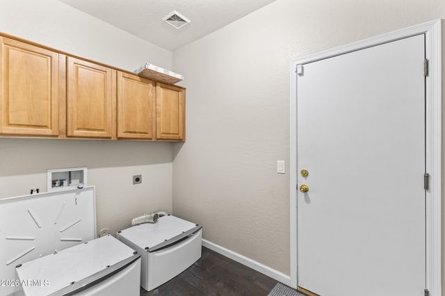 2043 W PERIWINKLE Way, Chandler, AZ 85248