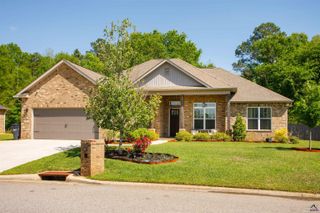 412 Legacy Park Drive, Perry, GA 31069