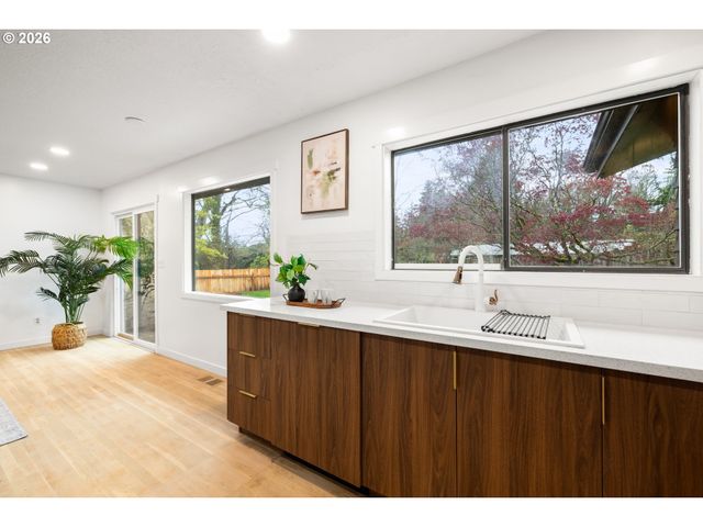 5431 Sw 53RD Ave, Portland, OR 97221