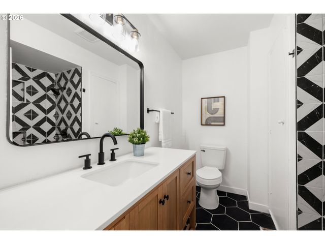 5431 Sw 53RD Ave, Portland, OR 97221