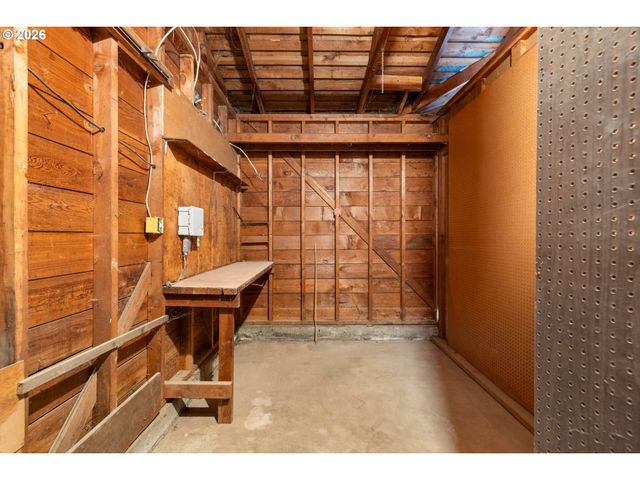 5431 Sw 53RD Ave, Portland, OR 97221