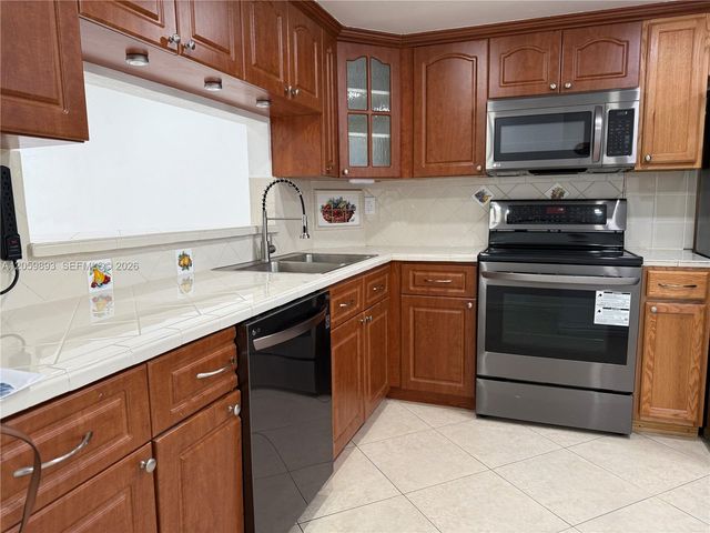 1100 W 35th Street 8, Hialeah, FL 33012