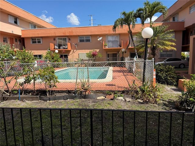 1100 W 35th Street 8, Hialeah, FL 33012