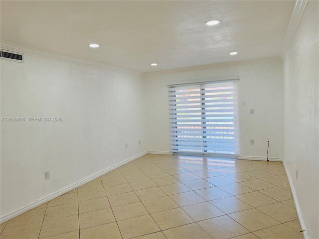 1100 W 35th Street 8, Hialeah, FL 33012