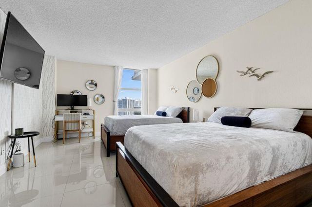 3675 N Country Club Drive 2401, Aventura, FL 33180