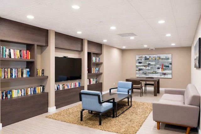 3675 N Country Club Drive 2401, Aventura, FL 33180