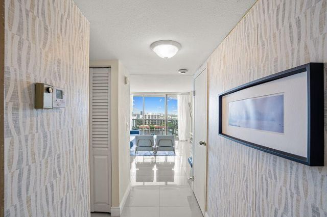 3675 N Country Club Drive 2401, Aventura, FL 33180