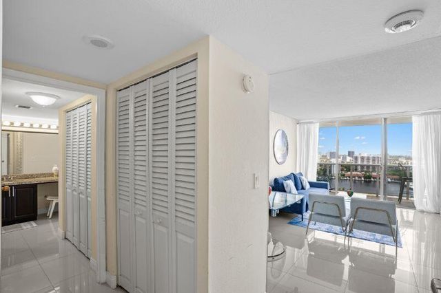 3675 N Country Club Drive 2401, Aventura, FL 33180