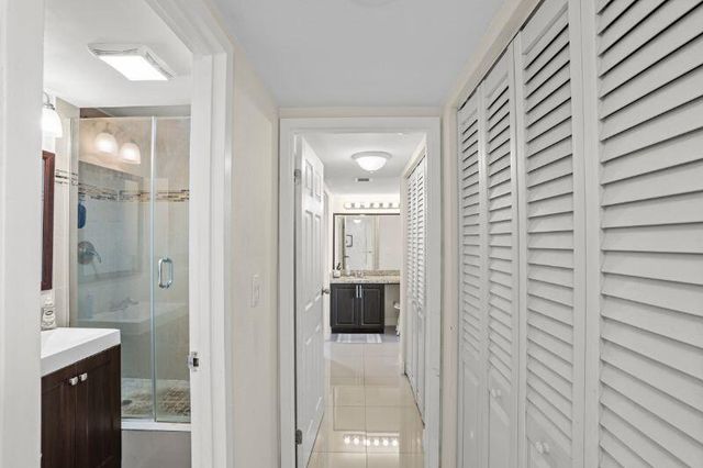 3675 N Country Club Drive 2401, Aventura, FL 33180