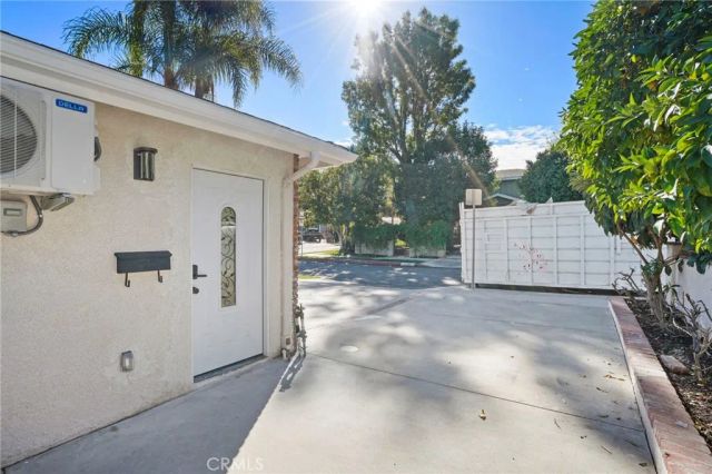 21703 Costanso, Woodland Hills, CA 91364