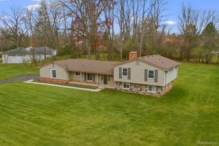 5570 FORMAN Drive, Bloomfield Charter Township, MI 48301