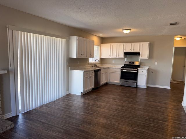 6011 Little Brandywine, San Antonio, TX 78233