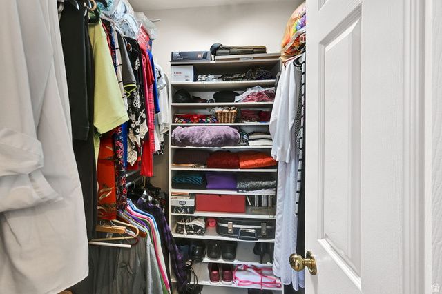 5729 MAIN POINT BLVD, South Ogden, UT 84405