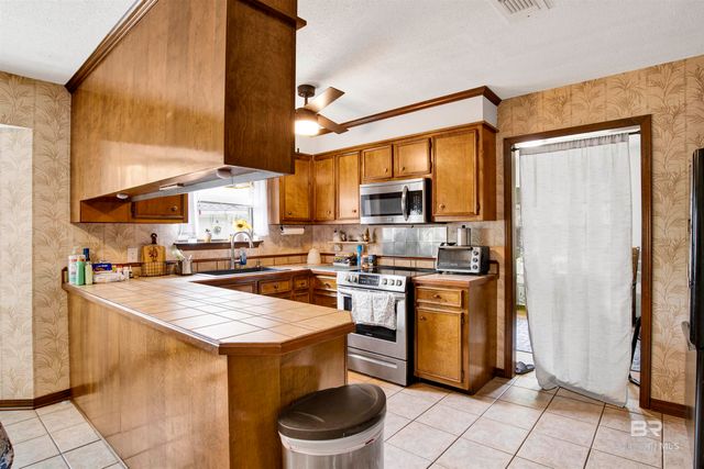 106 Lively Circle, Daphne, AL 36526