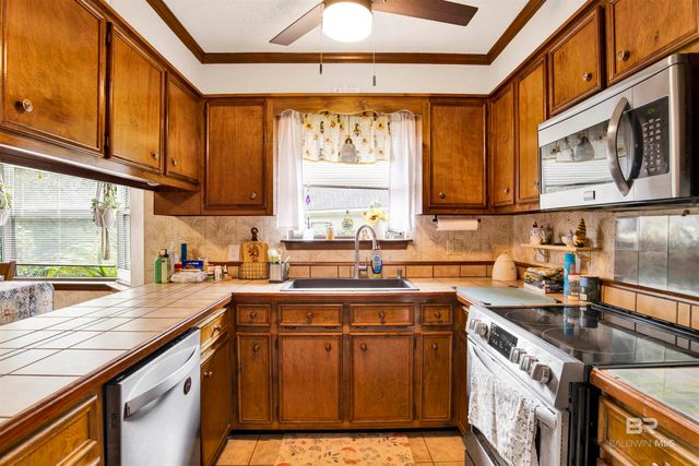 106 Lively Circle, Daphne, AL 36526