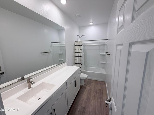 4323 W Palace Station Road, New River, AZ 85087