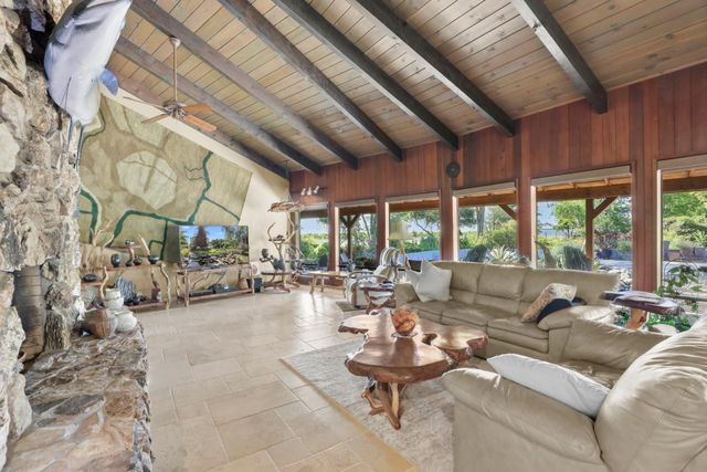 10550 E Kettleman Ln, Lodi, CA 95240