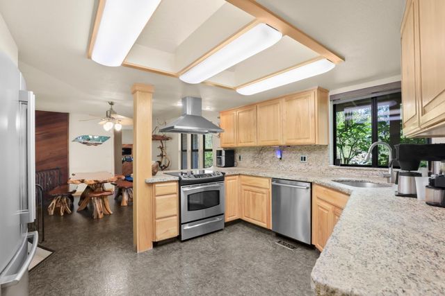 10550 E Kettleman Ln, Lodi, CA 95240