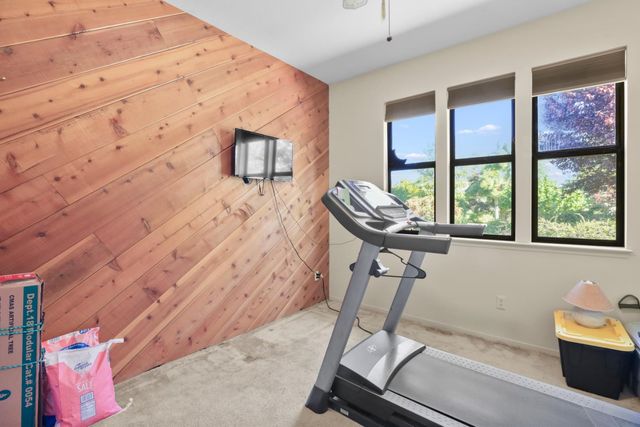 10550 E Kettleman Ln, Lodi, CA 95240