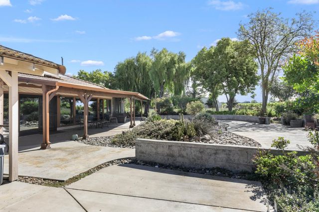 10550 E Kettleman Ln, Lodi, CA 95240