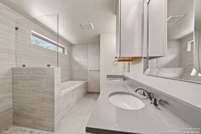 301 VIP, Canyon Lake, TX 78133