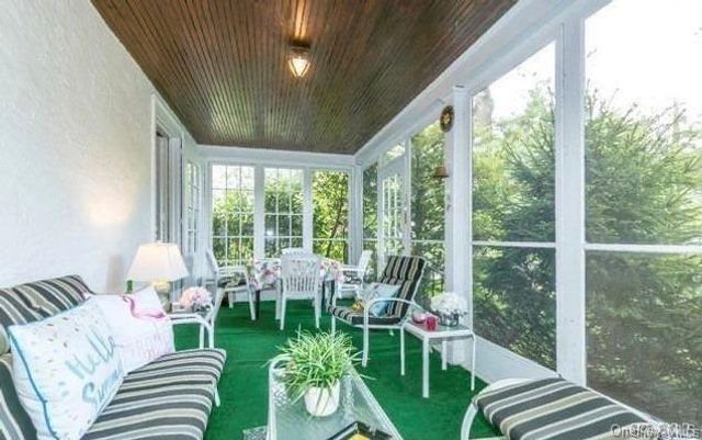 28 Vista Hill Road, Great Neck, NY 11021