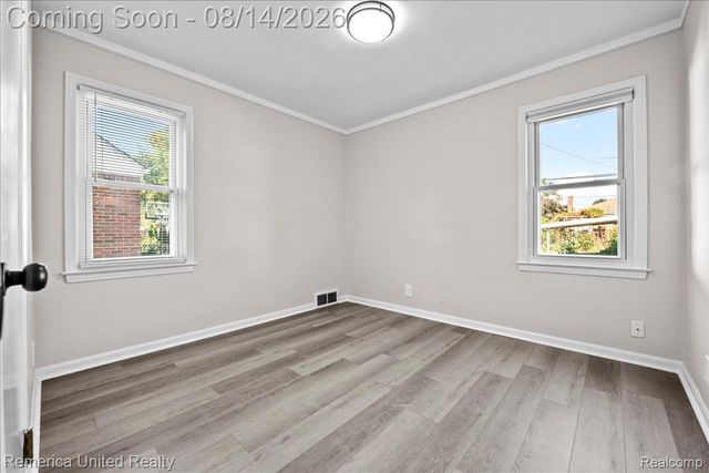 6943 Colonial Street, Dearborn Heights, MI 48127