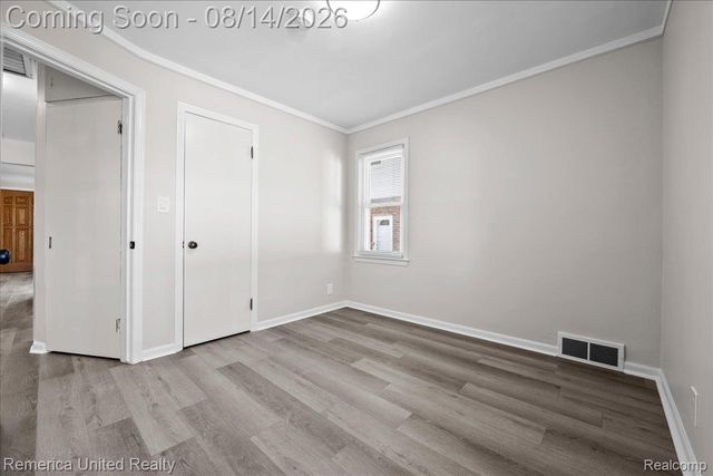 6943 Colonial Street, Dearborn Heights, MI 48127