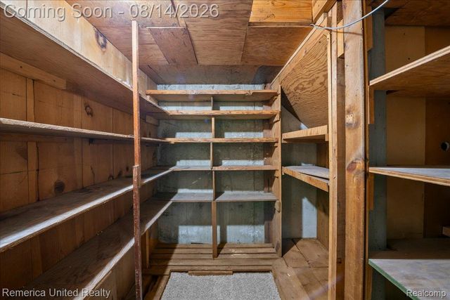 6943 Colonial Street, Dearborn Heights, MI 48127