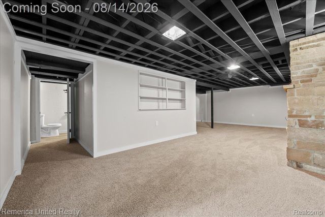 6943 Colonial Street, Dearborn Heights, MI 48127