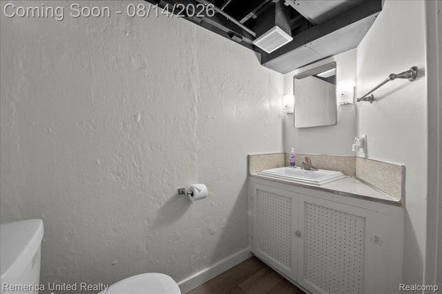 6943 Colonial Street, Dearborn Heights, MI 48127