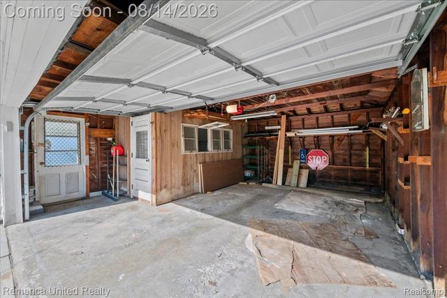 6943 Colonial Street, Dearborn Heights, MI 48127
