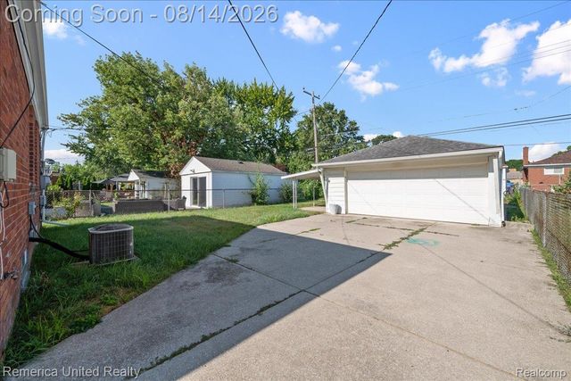 6943 Colonial Street, Dearborn Heights, MI 48127