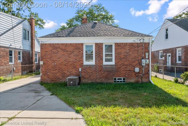 6943 Colonial Street, Dearborn Heights, MI 48127