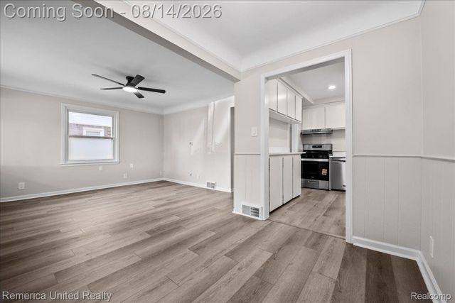 6943 Colonial Street, Dearborn Heights, MI 48127