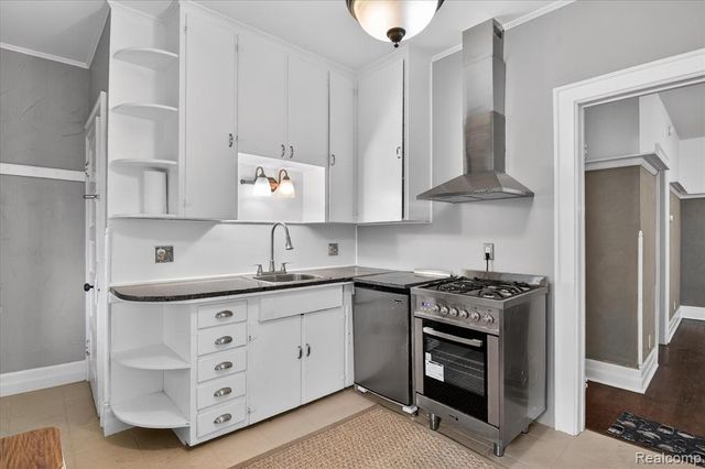 3132-3134 Van Alstyne Street, Wyandotte, MI 48192