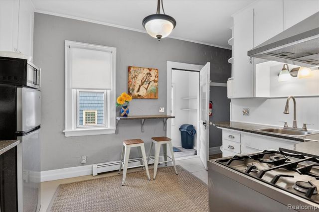 3132-3134 Van Alstyne Street, Wyandotte, MI 48192