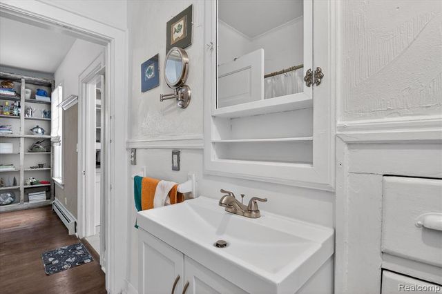 3132-3134 Van Alstyne Street, Wyandotte, MI 48192